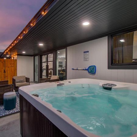 5-Bd Modern Central Getaway W Hot Tub - Mins To Dt Villa Houston Exterior photo